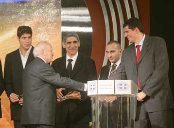 Εθνική μπάσκετ, Γιαννάκης, Δεβετζή και Γρηγοριάδης ήταν οι κορυφαίοι του 2005