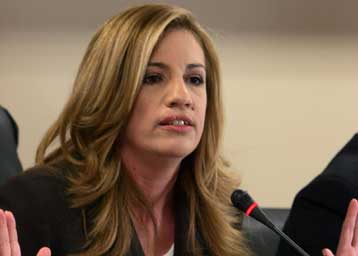 Στο έργο των νομαρχιών στον τομέα της ασφάλειας τροφίμων αναφέρθηκε η Φ.Γεννηματά