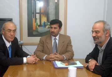 Απάντηση από την κυβέρνηση για ύποπτες πτήσεις της CIA και απαγωγές ζητούν ΠΑΣΟΚ, ΣΥΝ