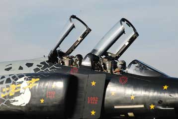 «Αντίο» της Πολεμικής Αεροπορίας στα παλαιά F4 με αναστολή λειτουργίας της 337 Μοίρας