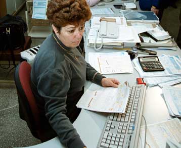 Ευνοημένες οι επιχειρήσεις από τις μεταβολές της φορολογικής δήλωσης του 2006