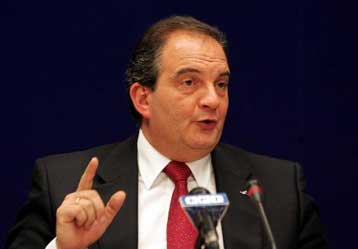 Βρυξέλλες και ανασχηματισμός κυριάρχησαν στην προεδρική δεξίωση για τα ΜΜΕ