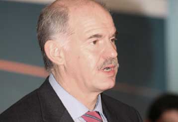 Την κριτική του στον προϋπολογισμό και τα σχέδιά του εκθέτει ο Γ.Παπανδρέου