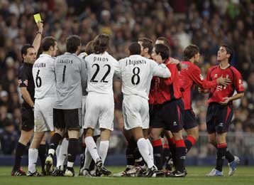 Μόνη στο «ρετιρέ» η Μπαρτσελόνα μετά την ηρωική ισοπαλία της Οσασούνα στο Μπερναμπέου