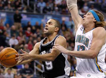 Nίκη πέρα από προγνωστικά για τους Χόρνετς επί των πρωταθλητών Σπερς με 89-76