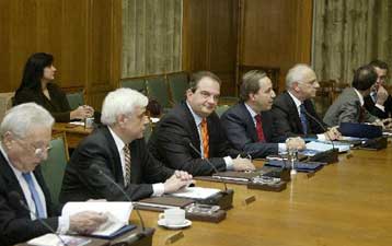 Επί τάπητος ο ανασχηματισμός μετά την ψήφιση του προϋπολογισμού