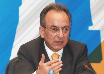 Αρνητικοί έμποροι και αντιπολίτευση στη λειτουργία των καταστημάτων και την Κυριακή