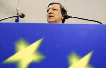 Θέμα ριζικής επανεξέτασης του κοινοτικού προϋπολογισμού ανοίγει ο Μπαρόζο