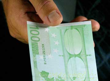 Ειδική ιστοσελίδα από την ΤτΕ με συγκριτικούς πίνακες επιτοκίων και προμηθειών δανείων