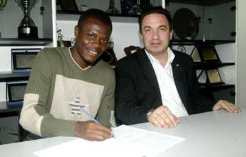 Ο Πίτερ Οφορίκουε υπέγραψε στον ΟΦΗ, θέλοντας να επιστρέψει στην εθνική Γκάνας