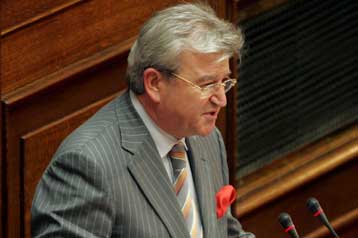 Σκληρή κριτική της αντιπολίτευσης για τον προϋπολογισμό – Υπεραμύνεται η κυβέρνηση