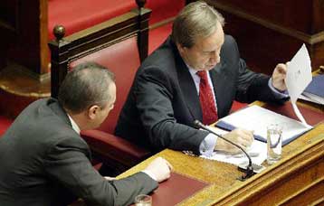 Κόντρες για τα ελλείμματα στη συζήτηση για τον προϋπολογισμό του 2006