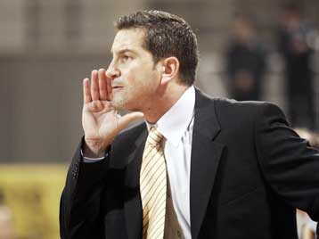 Δια τηλεφώνου παύθηκε ο Ζούρος από την τεχνική ηγεσία του Αρη-Καθ οδόν ο Σούμποτιτς