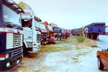 Σε πανελλαδική απεργία το Φεβρουάριο προσανατολίζονται οι επαγγελματίες οδηγοί