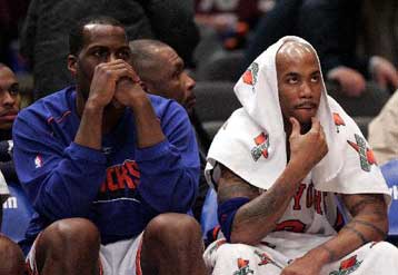 Νίκη για τους πρωταθλητές του ΝΒΑ μέσα στη Νέα Υόρκη