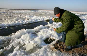 Σε ρωσική πόλη έφτασε η κηλίδα βενζολίου από την Κίνα