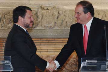 Συνάντηση με το βασιλιά της Ιορδανίας Αμπντάλα είχε ο πρωθυπουργός Κ.Καραμανλής