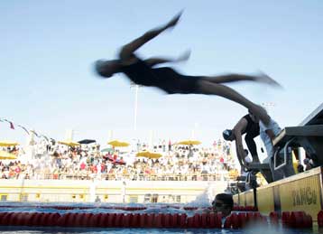 Ανατολικογερμανίδα κολυμβήτρια παραδέχθηκε ότι έκανε παγκόσμιο ρεκόρ ούσα ντοπαρισμένη