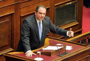 Σε αλλαγή του Συντάγματος προχωρά η κυβέρνηση