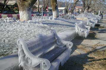 Ημερολόγιο-λεύκωμα με εικόνες από τα Ιωάννινα του 19ου αιώνα