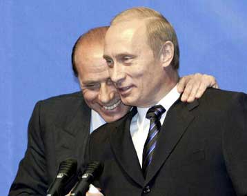 Σε μία ακόμη …εμπνευσμένη στιγμή ο Μπερλουσκόνι ξαναέγραψε τη βιογραφία του Πούτιν