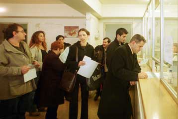 Στην εφορία για το κλείσιμο εκκρεμοτήτων έως τις 30 Δεκεμβρίου