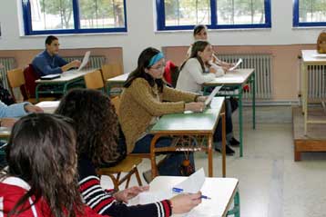 Μαθητές στο Χαϊδάρι υπό ιατρική παρακολούθηση λόγω γκάφας καθηγητή