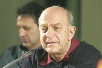 Πρωτότυπο ημερολόγιο με την υπογραφή γνωστών καλλιτεχνών από Τα Νέα