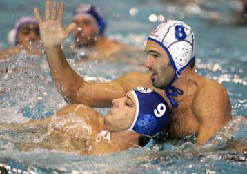 Ολυμπιακός και Εθνικός θα κάνουν μαζί θα κάνουν Πρωτοχρονιάτικο ρεβεγιόν στο «ρετιρέ»