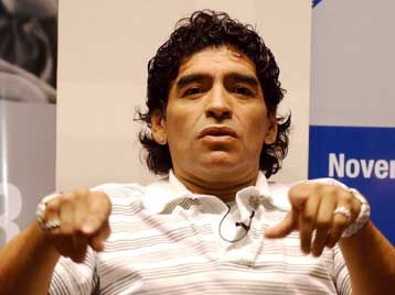 Στο δικαστήριο ο Μαραντόνα για την αναγνώριση της πατρότητας ορφανού αγοριού