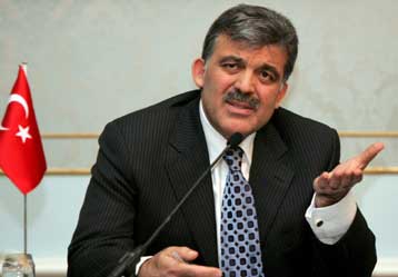 Ο νόμος περί προσβολής της «ταυτότητας» της Τουρκίας ίσως αλλάξει, λέει ο Γκιουλ