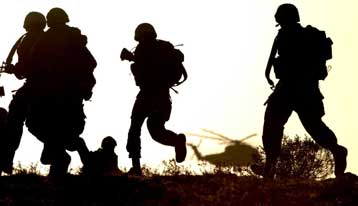 Τρεις νεκροί σε επίθεση καμικάζι στη Δ.Όχθη – Πυροβολισμοί κοντά στην κατοικία Αμπάς