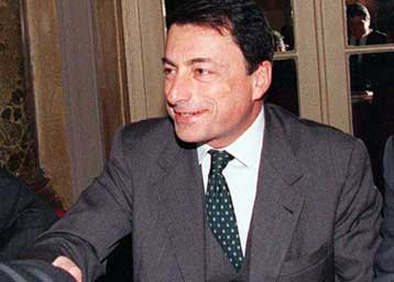 Ο Μάριο Ντράγκι αναλαμβάνει διοικητής της τράπεζας της Ιταλίας στη θέση του Α.Φάτσιο