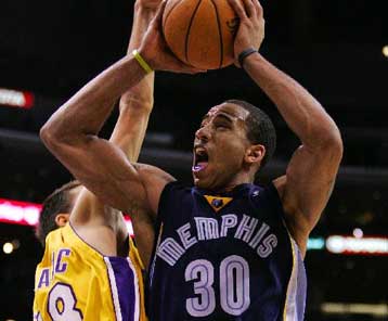 Έκαναν την αναντροπή οι Γκρίζλις μέσα στο Λος Αντζελες