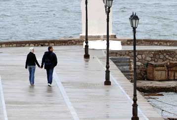 Με καταιγίδες σε Δυτικά και Βόρεια και θυελλώδεις ανέμους στο Αιγαίο «φεύγει» το 2005