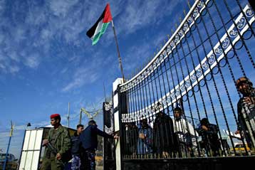 «Μπλόκο» στον μεθοριακό σταθμό της Ράφα από τη Φατάχ και Παλαιστίνιους αστυνομικούς