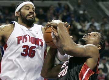 Ασταμάτητοι οι Πίστονς πέρασαν και το εμπόδιο των Χιτ με κορυφαίο τον Μπίλαπς