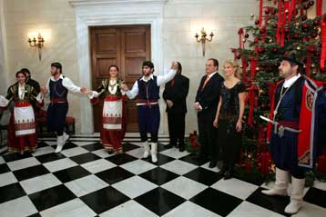 Τα πρωτοχρονιάτικα κάλαντα άκουσε η πολιτική ηγεσία της χώρας
