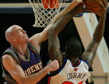 Tρεις παρατάσεις χρειάστηκαν οι Νικς για να κάμψουν την αντίσταση των Σανς