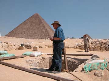 Αιγυπτιακή τοιχογραφία με φιλί μεταξύ ανδρών προσελκύει ομοφυλόφιλα ζευγάρια