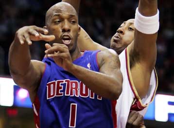 Νίκη των Πίστονς επί των Μάτζικ με 37 πόντους από τον Τσόνσεϊ Μπίλαπς