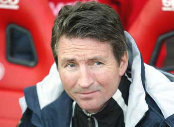 Διάψευση για Σόλιντ με ανακοίνωση Σλόμκα στον πάγκο της Σάλκε