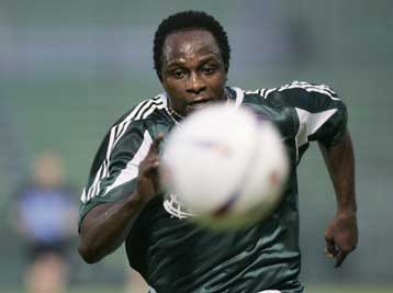 Αίσιο τέλος στο σίριαλ-Ολισαντέμπε που υπέγραψε εξάμηνο συμβόλαιο στην Πόρτσμουθ