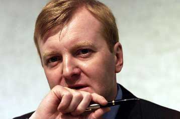 Εκλογές για την ηγεσία των Φιλελεύθερων Δημοκρατών ανακοίνωσε ο Τσαρλς Κένεντι