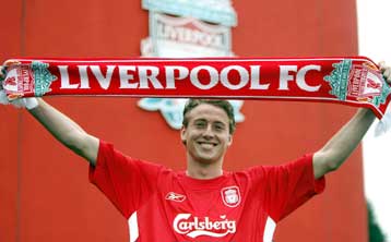 Υποδοχή «θύτη» των Έβερτον, Μάντσετσερ βρήκε στη Λίβερπουλ ο Κρόμκαμπ