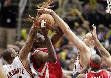 Σούπερ ΜακΓκρέιντι και νίκη για τους Ρόκετς