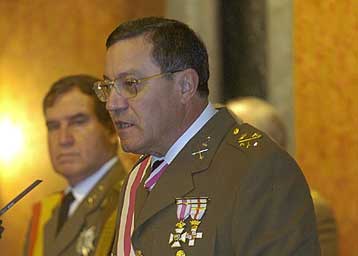 Την ενότητα και την τιμή της χώρας του θέλει να… σώσει Ισπανός στρατηγός