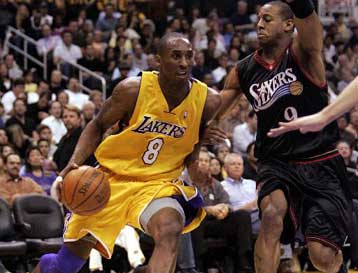 Επιστροφή στις νίκες για τους Λέικερς με οδηγό τον Κόμπε Μπράιαντ