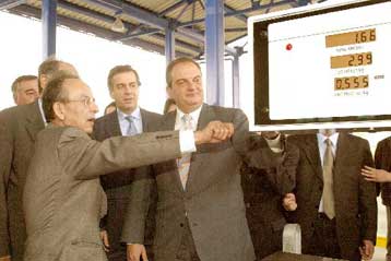 Το σταθμό ανεφοδιασμού λεωφορείων της ΕΘΕΛ με φυσικό αέριο εγκαινίασε ο πρωθυπουργός