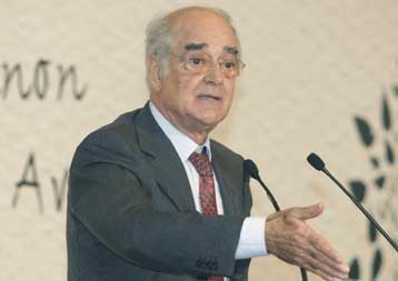 Πρόσχημα πρόωρων εκλογών η συνταγματική αναθεώρηση, λέει ο Απ.Κακλαμάνης